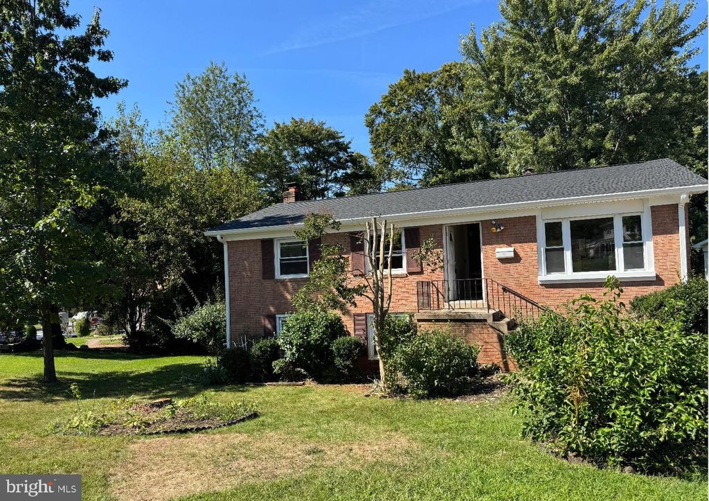 14624 DANVILLE RD, Woodbridge, VA 22193