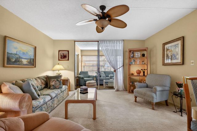 9 Willowbrook Lane 202, Delray Beach, FL 33446