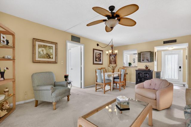 9 Willowbrook Lane 202, Delray Beach, FL 33446