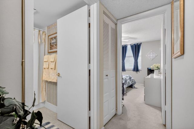 9 Willowbrook Lane 202, Delray Beach, FL 33446