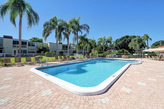 9 Willowbrook Lane 202, Delray Beach, FL 33446
