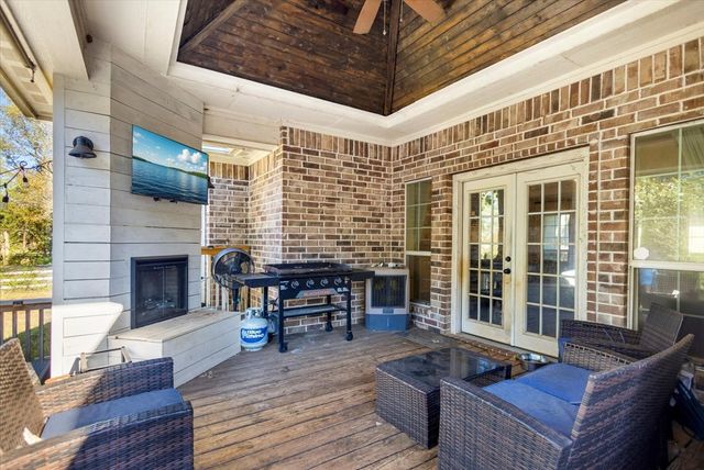 15831 Red Cloud Drive, Lindale, TX 75771