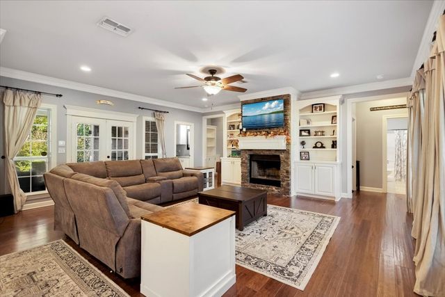 15831 Red Cloud Drive, Lindale, TX 75771