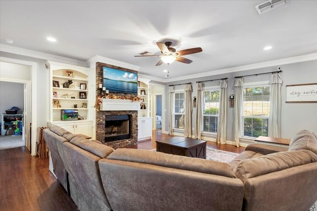 15831 Red Cloud Drive, Lindale, TX 75771