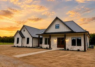 800 County Road 2505, Bonham, TX 75418