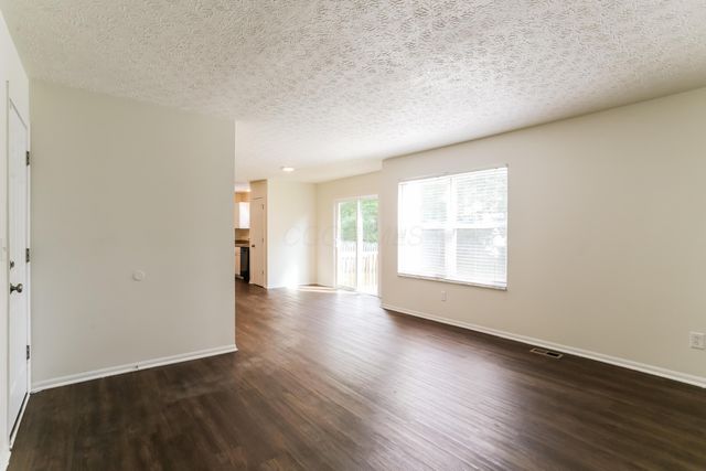 7831 Fairfax Loop Drive, Blacklick, OH 43004