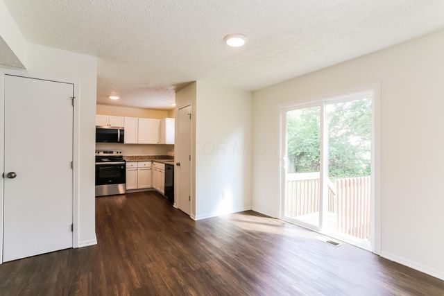 7831 Fairfax Loop Drive, Blacklick, OH 43004