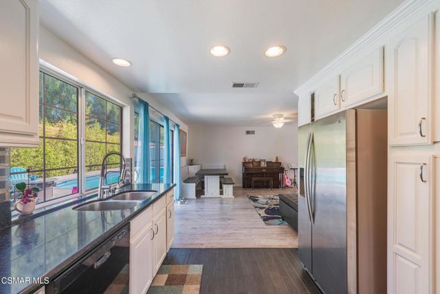 2517 E Phyllis Street, Simi Valley, CA 93065