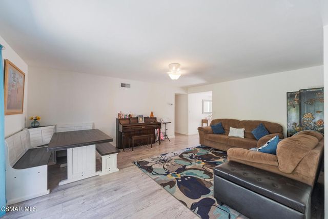 2517 E Phyllis Street, Simi Valley, CA 93065