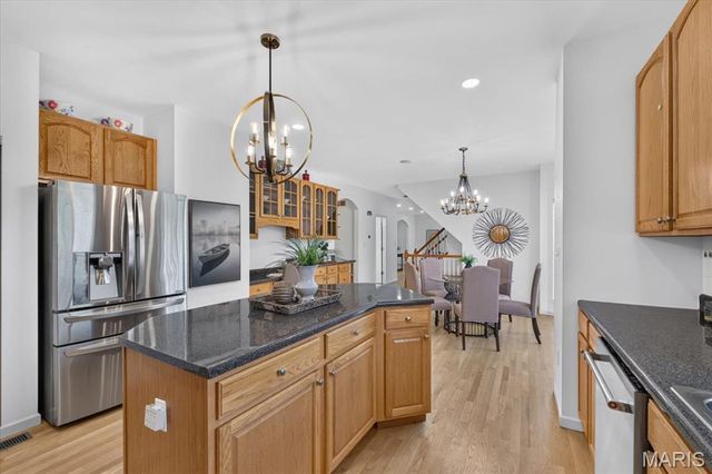 902 Stablefield Court, Creve Coeur, MO 63141