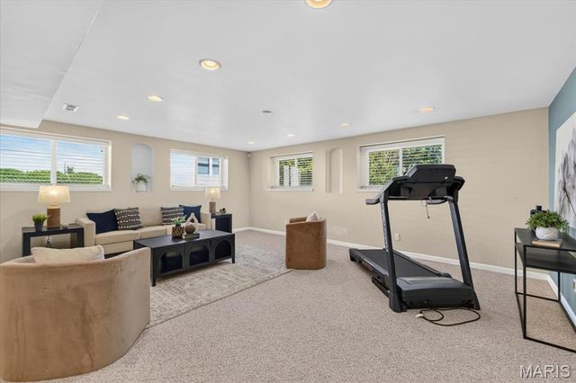 902 Stablefield Court, Creve Coeur, MO 63141