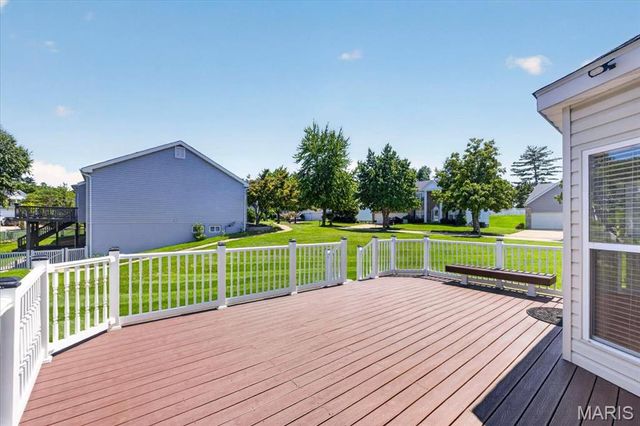 902 Stablefield Court, Creve Coeur, MO 63141