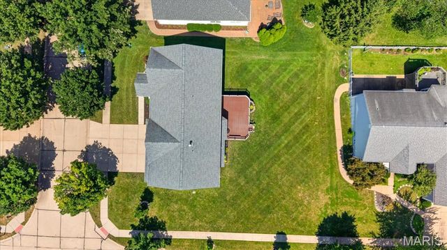 902 Stablefield Court, Creve Coeur, MO 63141