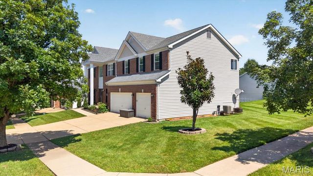 902 Stablefield Court, Creve Coeur, MO 63141