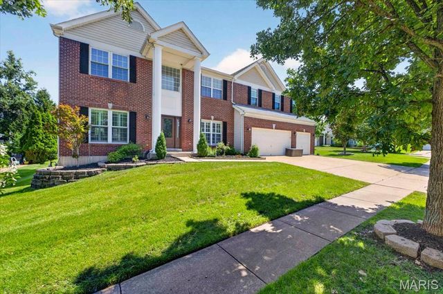 902 Stablefield Court, Creve Coeur, MO 63141