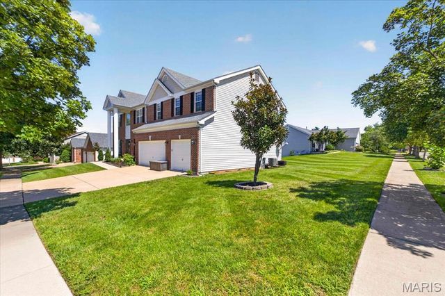 902 Stablefield Court, Creve Coeur, MO 63141