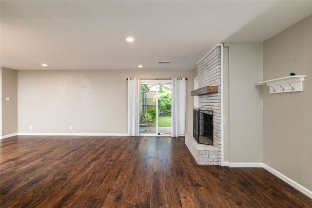 702 Commerce Street, Euless, TX 76040