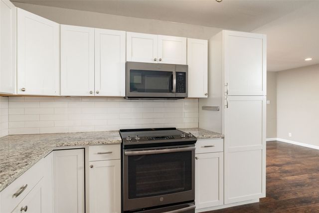 702 Commerce Street, Euless, TX 76040