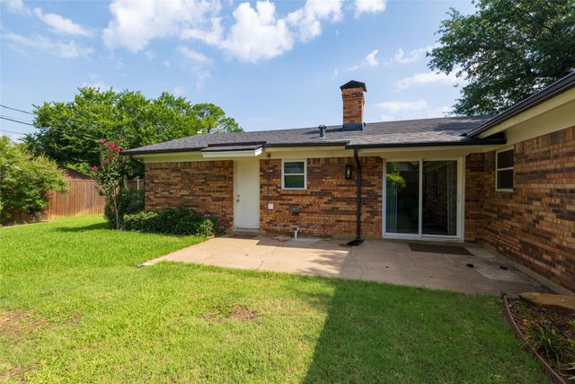 702 Commerce Street, Euless, TX 76040