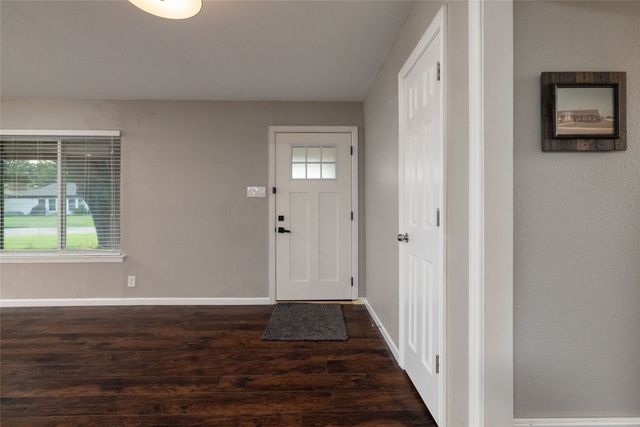 702 Commerce Street, Euless, TX 76040