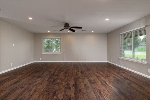 702 Commerce Street, Euless, TX 76040