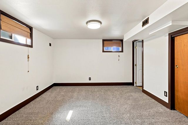 2324 S Jefferson St, Spokane, WA 99203