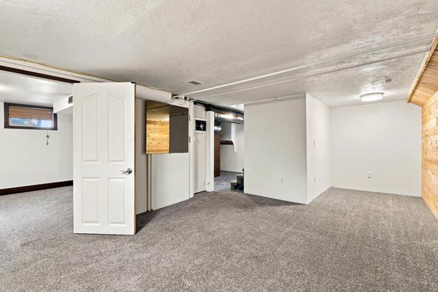 2324 S Jefferson St, Spokane, WA 99203
