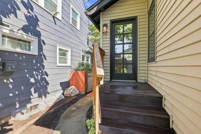 2324 S Jefferson St, Spokane, WA 99203