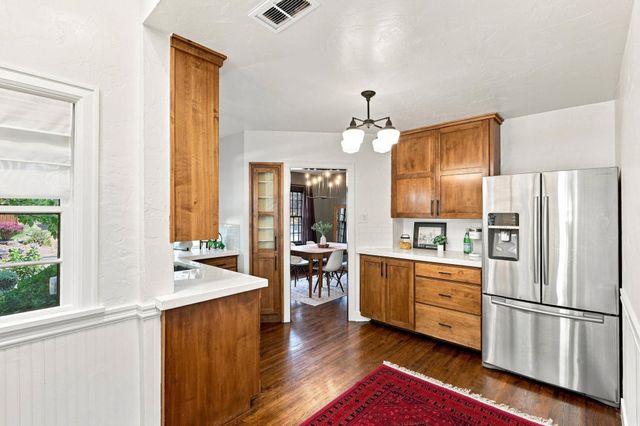 2324 S Jefferson St, Spokane, WA 99203