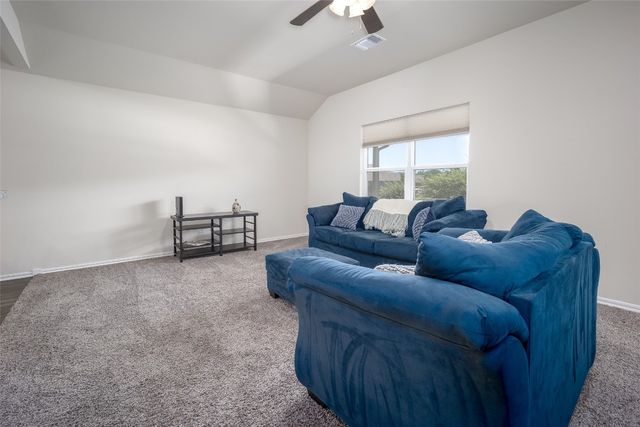 819 Twin Lakes Drive, Noble, OK 73068