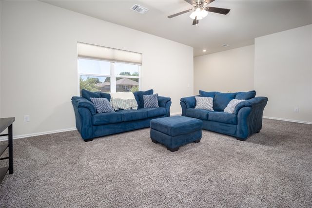 819 Twin Lakes Drive, Noble, OK 73068