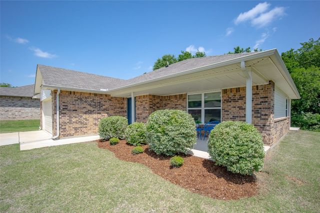 819 Twin Lakes Drive, Noble, OK 73068