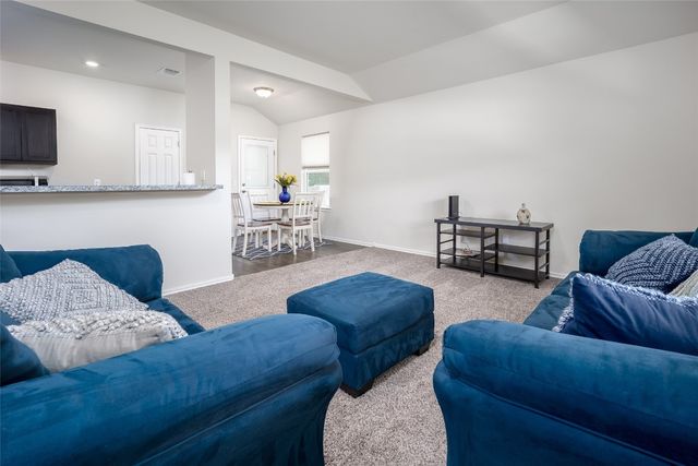 819 Twin Lakes Drive, Noble, OK 73068