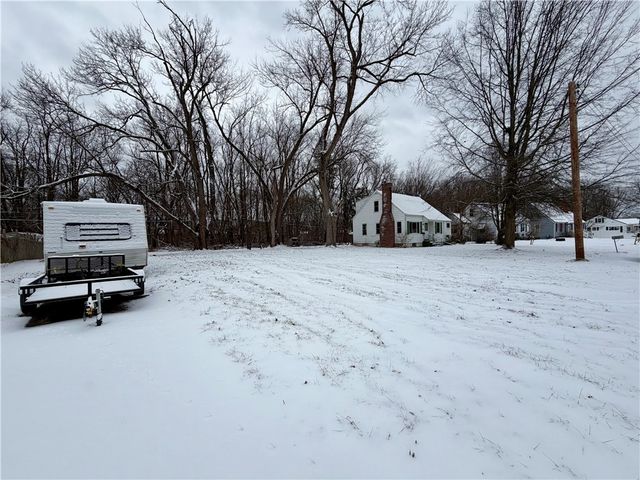 43 Hampton Road, Southport, NY 14904