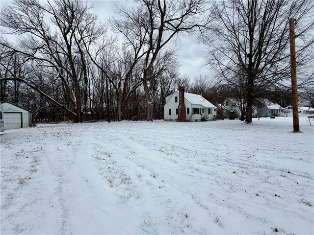 43 Hampton Road, Southport, NY 14904