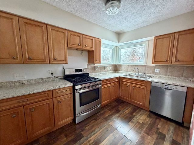 43 Hampton Road, Southport, NY 14904