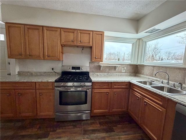 43 Hampton Road, Southport, NY 14904