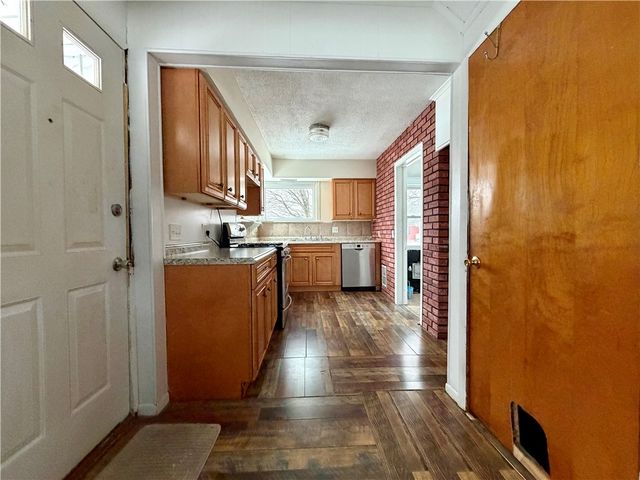 43 Hampton Road, Southport, NY 14904