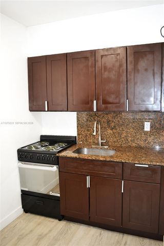 1035 SW 4th St 3, Miami, FL 33130