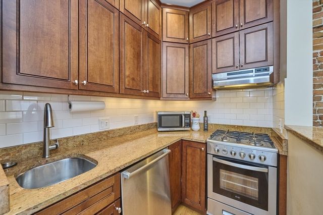 89 Waltham St 4, Boston, MA 02118