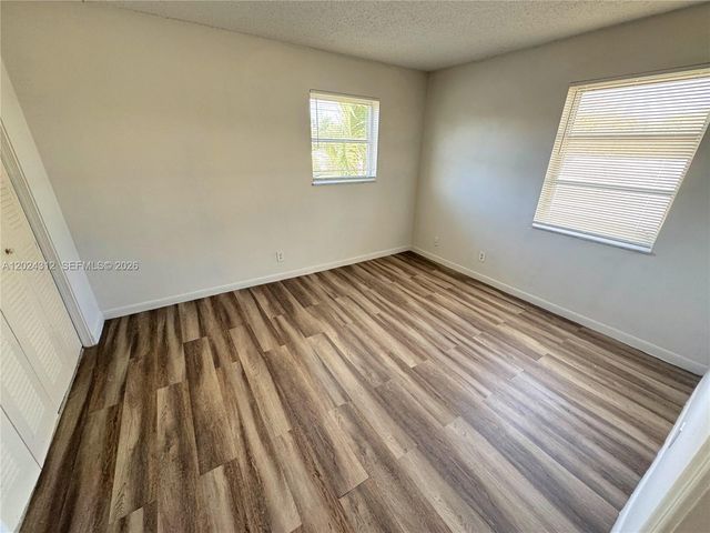 215 NW 25th St 6, Wilton Manors, FL 33311