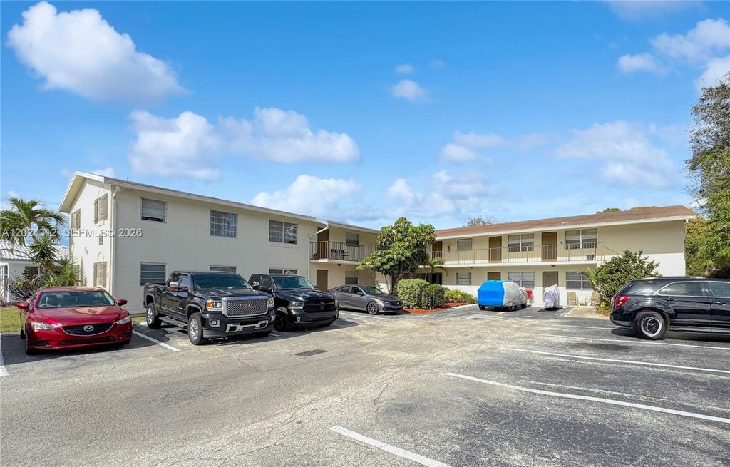 215 NW 25th St 6, Wilton Manors, FL 33311