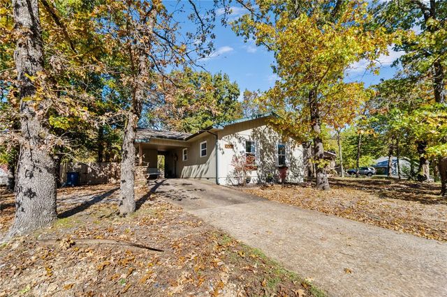 1 Thetford Drive, Bella Vista, AR 72715