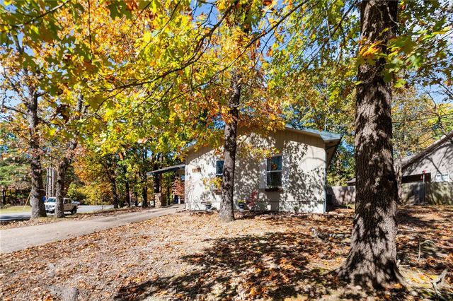 1 Thetford Drive, Bella Vista, AR 72715