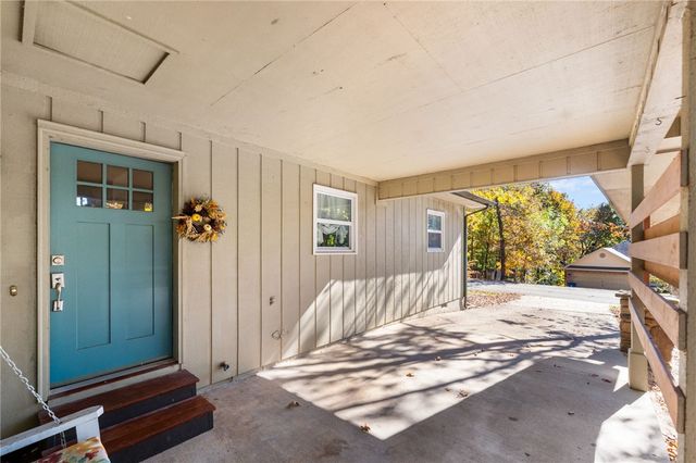 1 Thetford Drive, Bella Vista, AR 72715