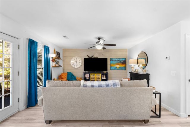 1 Thetford Drive, Bella Vista, AR 72715