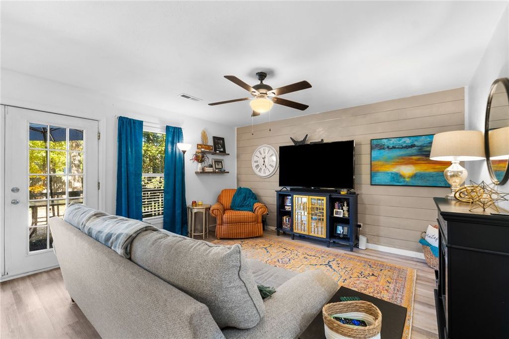 1 Thetford Drive, Bella Vista, AR 72715