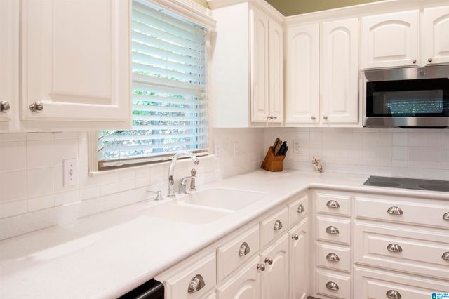 980 INDIAN CREST DRIVE, Indian Springs Village, AL 35124