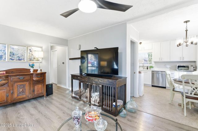 3121 Lynnwood Way, Jeffersontown, KY 40299