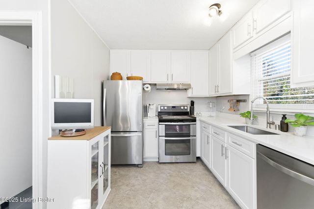 3121 Lynnwood Way, Jeffersontown, KY 40299